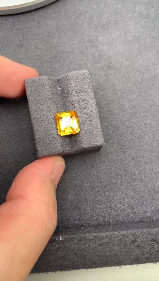 裸石彩色蓝宝石3.1ct  黄蓝宝石 定制 B