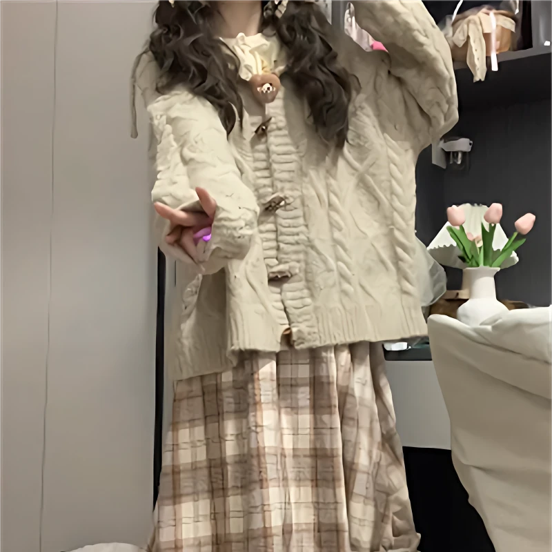 日系慵懒风新款外穿小众牛角扣毛衣外套女+a字复古格子半身裙套装