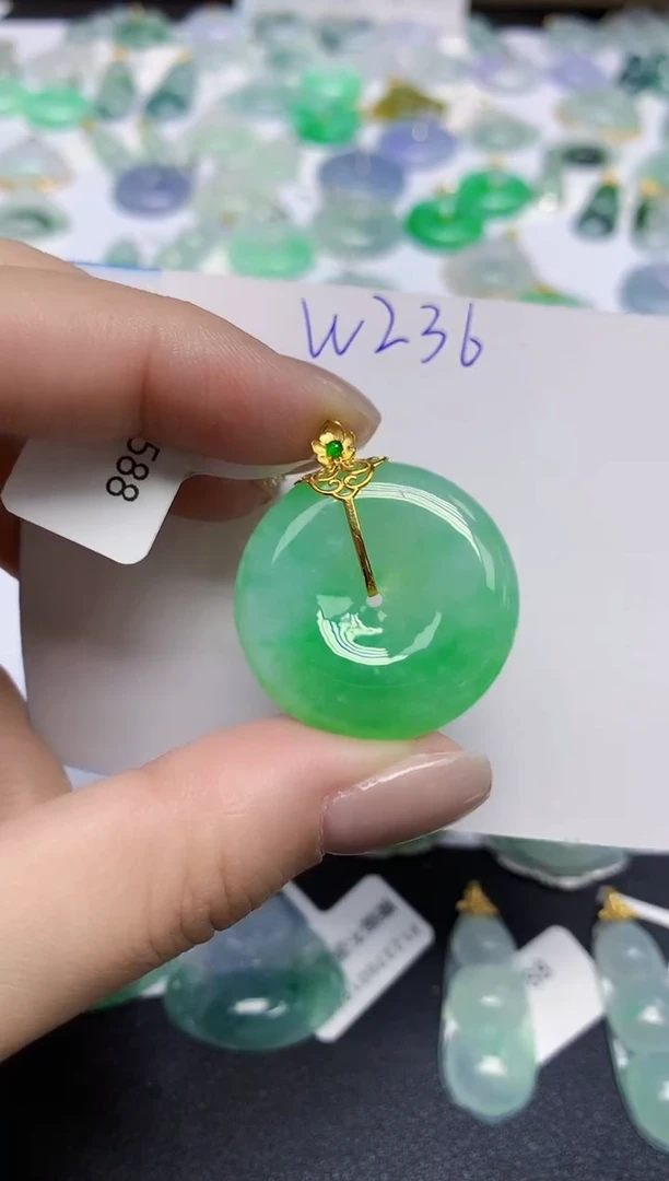 颈饰18K金镶嵌翡翠天然缅甸翡翠A货翡翠百元以上9元证书费自理