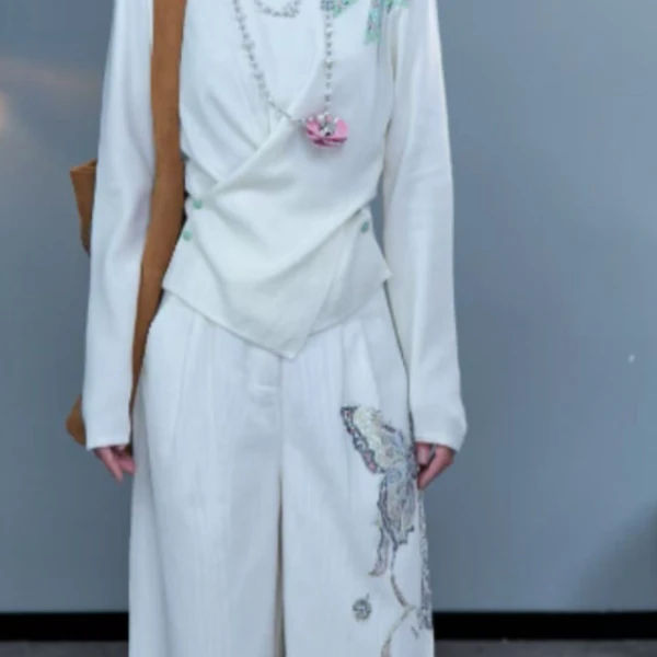 TCH私服秋季清冷感烫钻时尚贵气灰色针织衫T75C09E5166轻奢tch