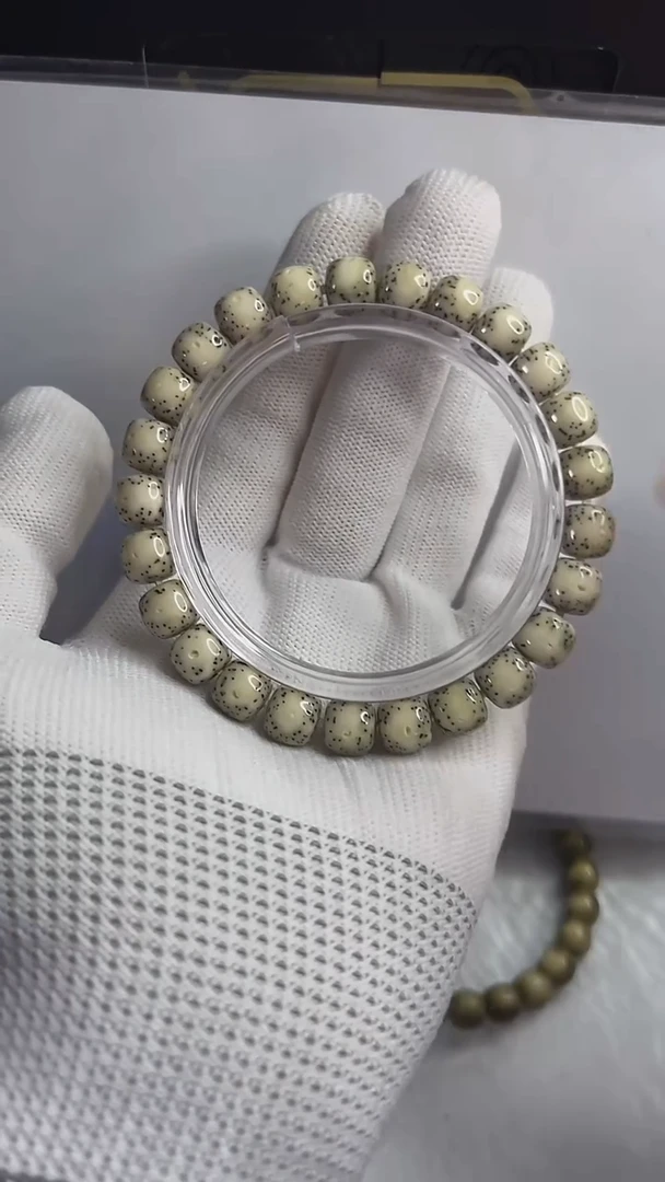 手串星月菩提小驼包9x8.a505