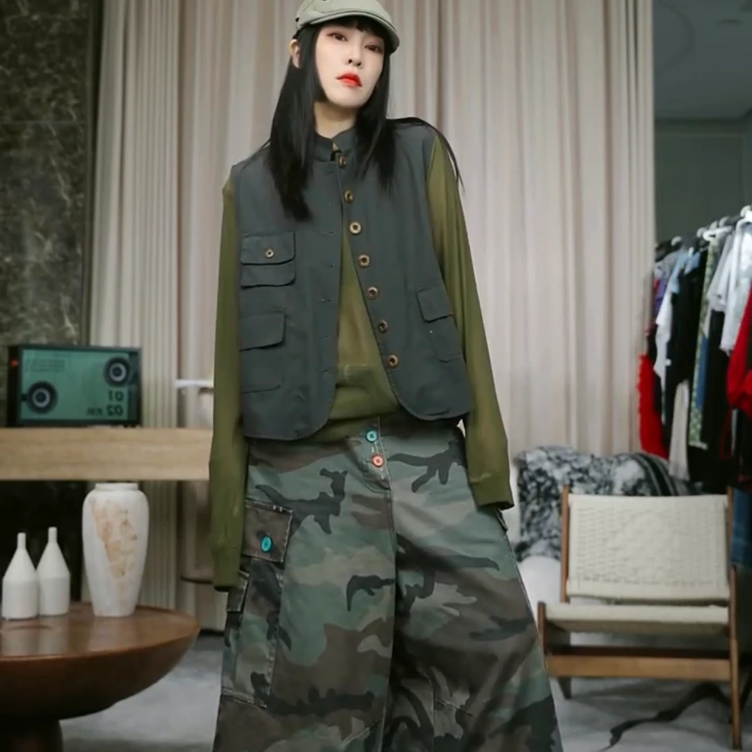 infobyfive2025秋季新款多口袋开衫扣子复古马夹马甲NF0503066