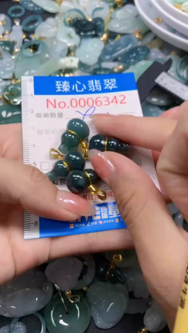 吊坠(不含链)未镶嵌翡翠6342