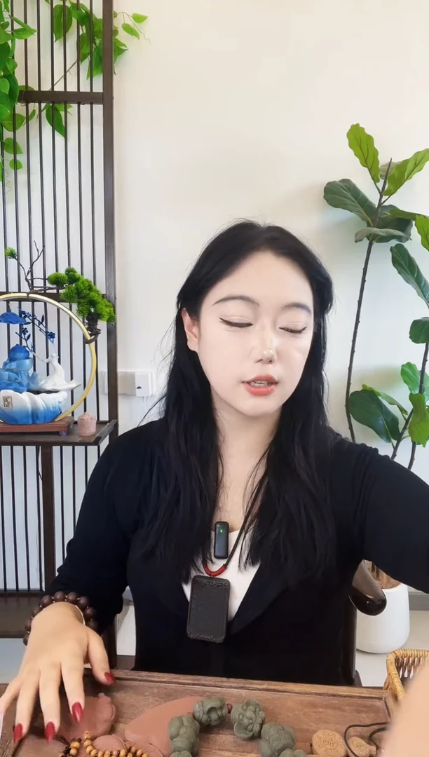 泥塑百花香方蝴蝶一个