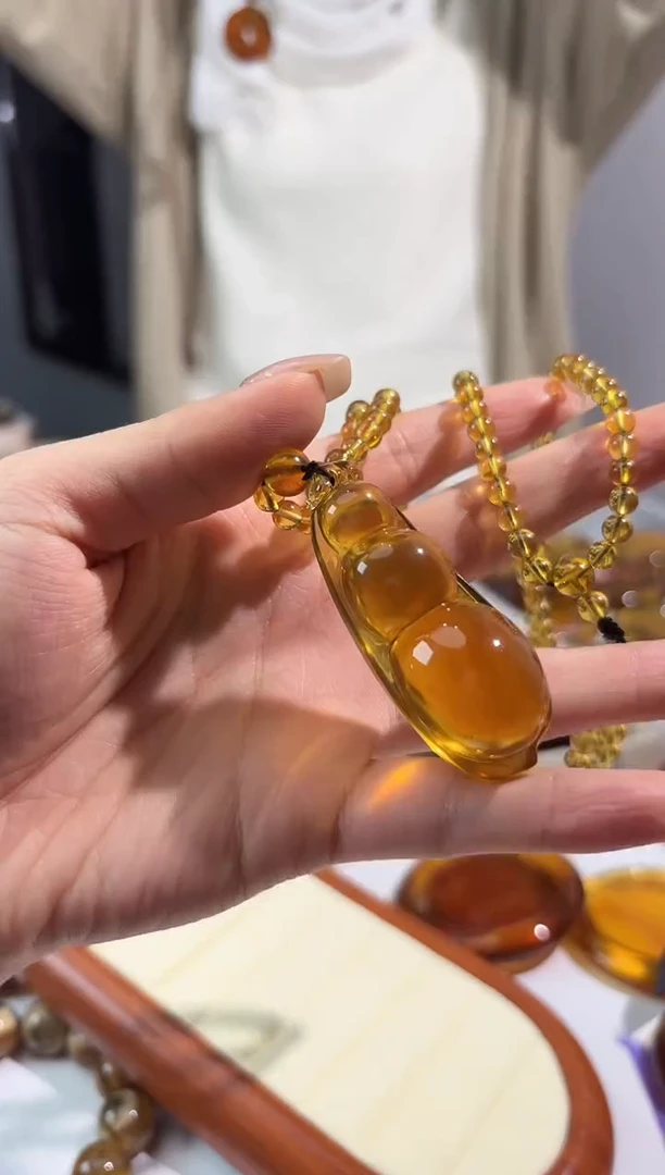 琥珀颈饰未镶嵌行****c0987114