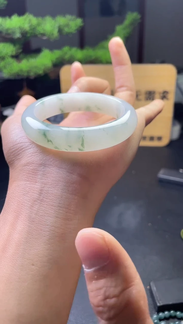 未镶嵌毛胚定制翡翠志***?发一件