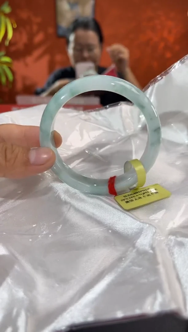 未镶嵌手镯翡翠翡翠手镯