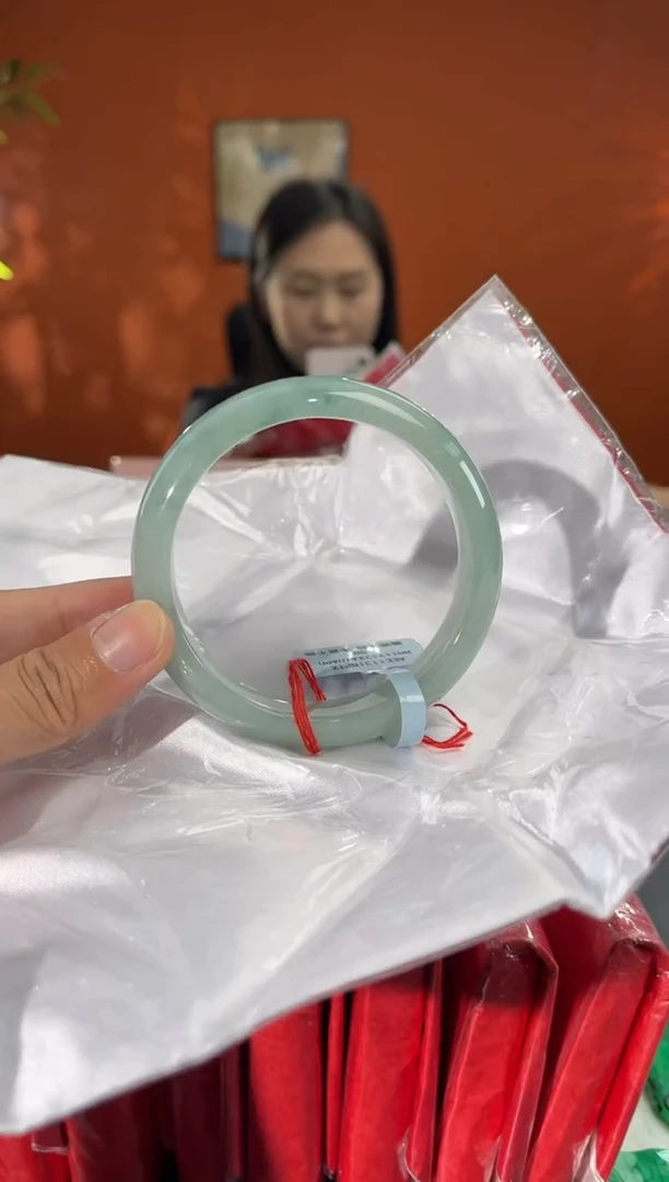 未镶嵌手镯翡翠2    59.2