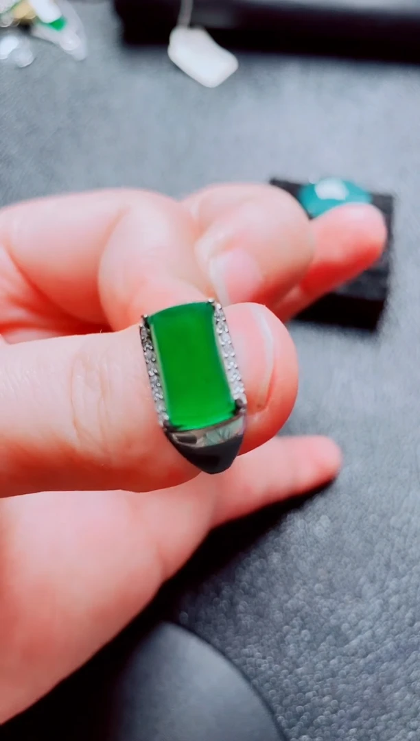 银S925镶嵌戒指翡翠111