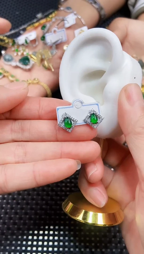 【闪购商品】翡翠耳饰未镶嵌111111111