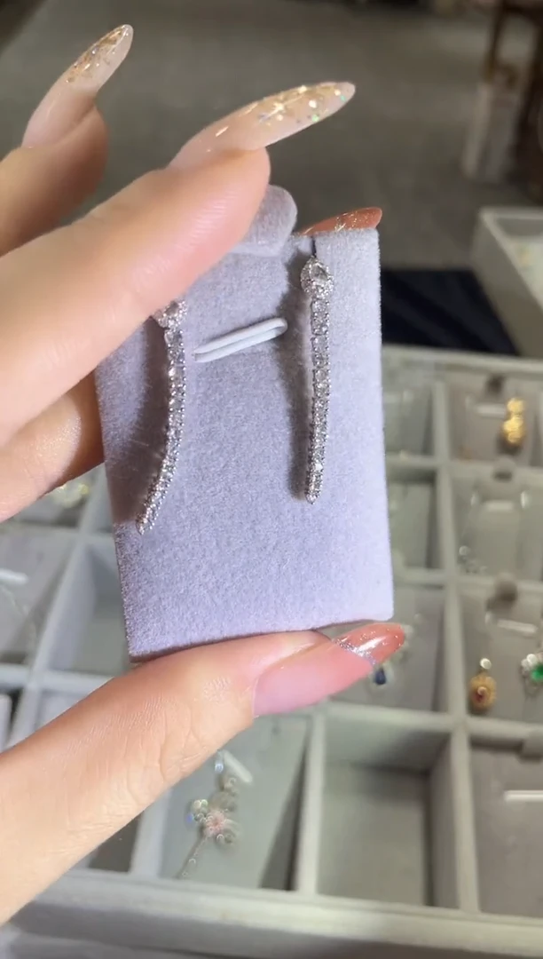 18K金镶嵌耳饰钻石   YT