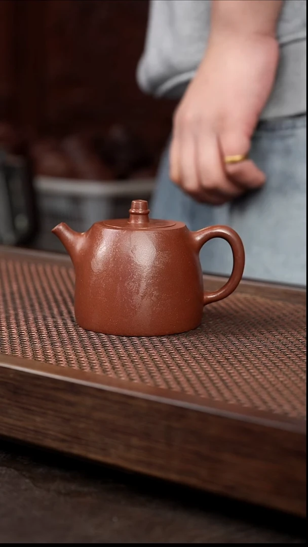 茶壶紫砂底槽清汉掇{微瑕}