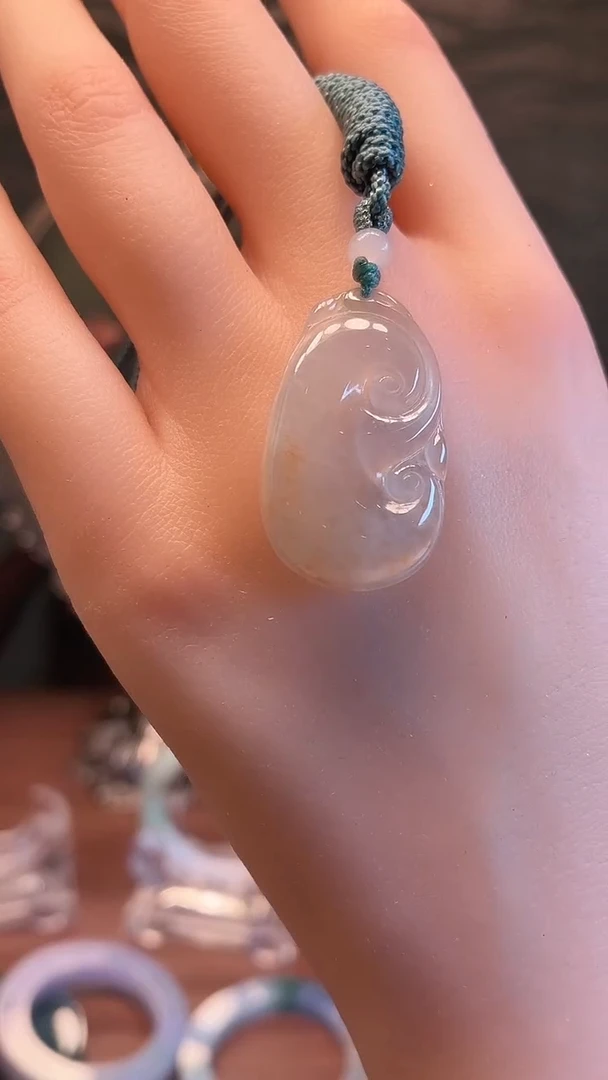 颈饰未镶嵌翡翠冰飘黄翡如意吊坠