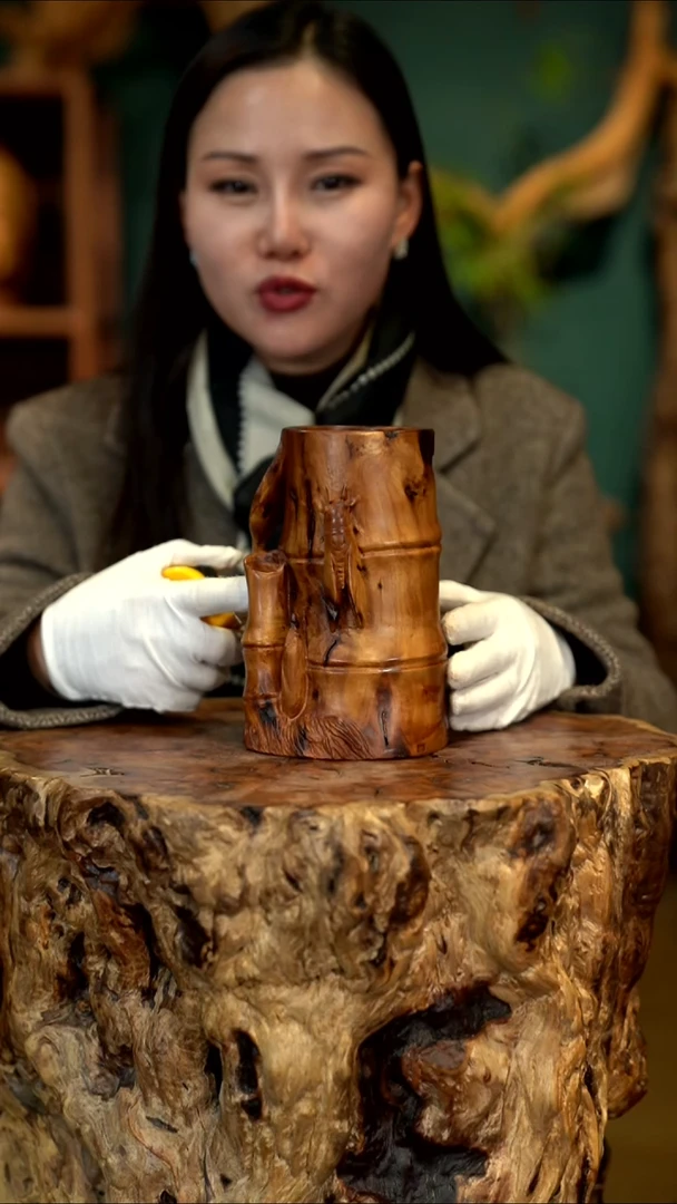 木雷击枣木竹节笔筒