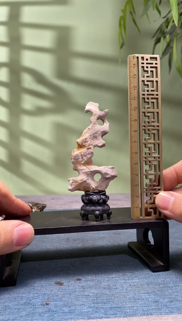 石材晴**读树脂底座 石头是青州玲珑石