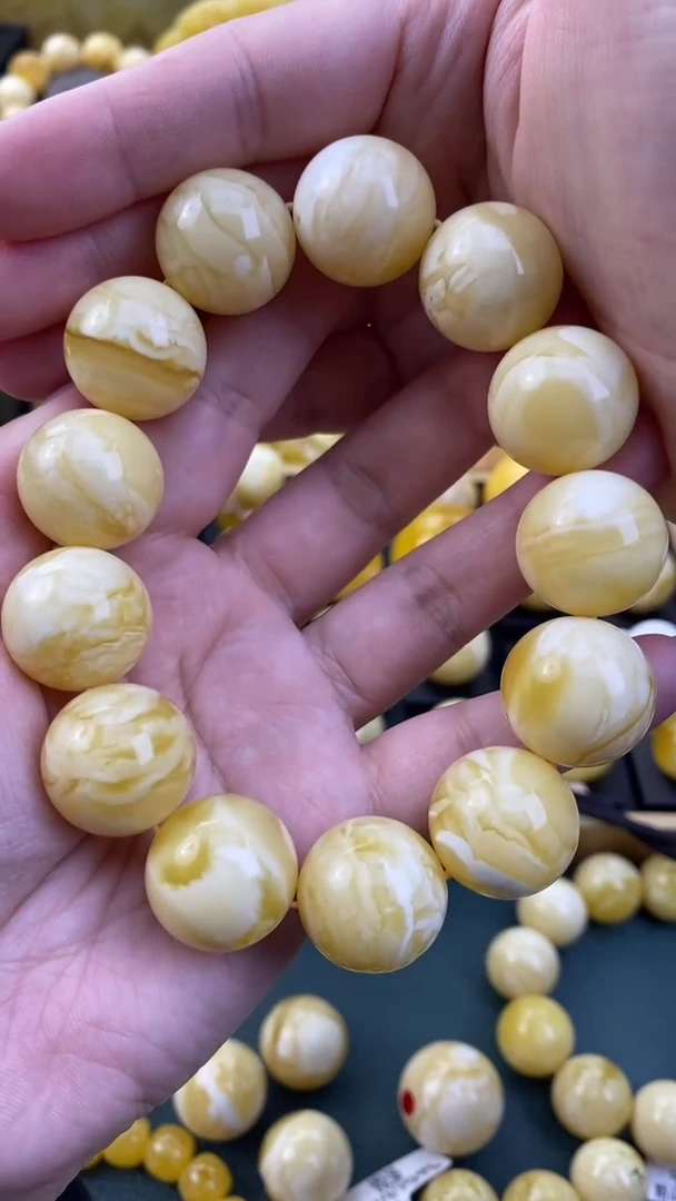 【闪购商品】琥珀裸石未镶嵌月.45/卡19