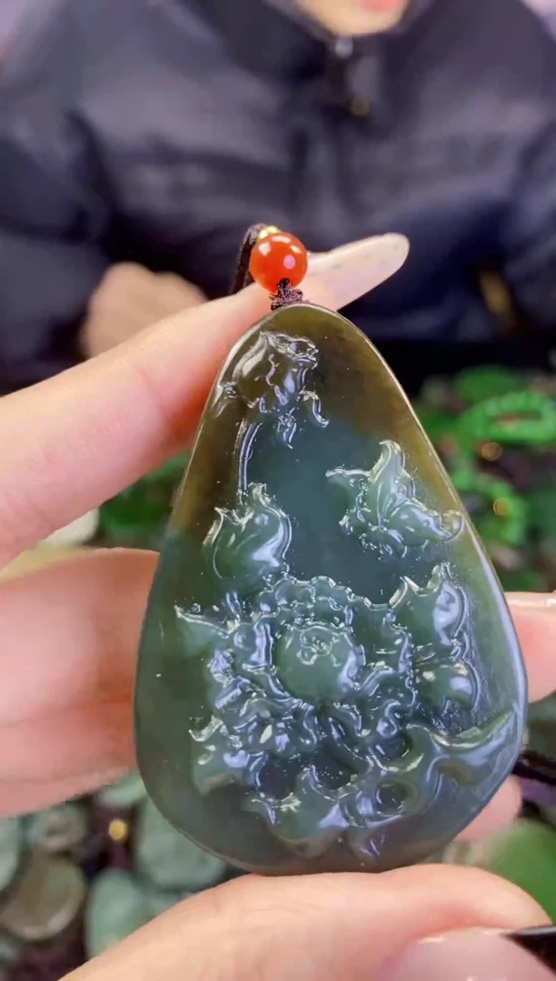 颈饰未镶嵌和田玉1