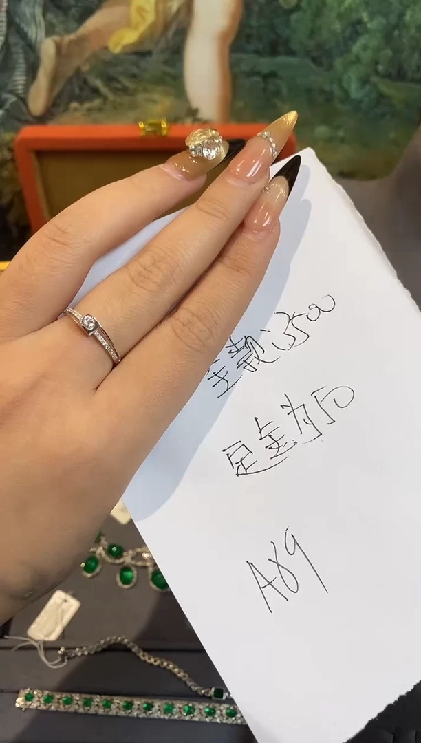 18K金镶嵌戒指/指环钻石楚楚珠宝中古甄选不退换