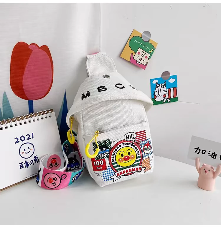 面包超人小白包图案斜挎包