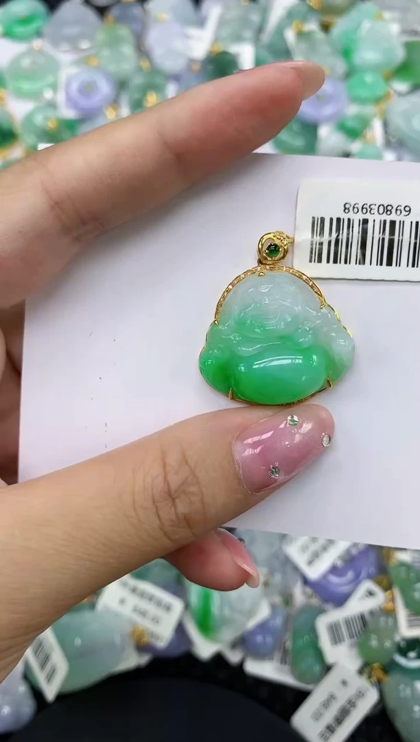 翡翠18K金镶嵌颈饰1111111111