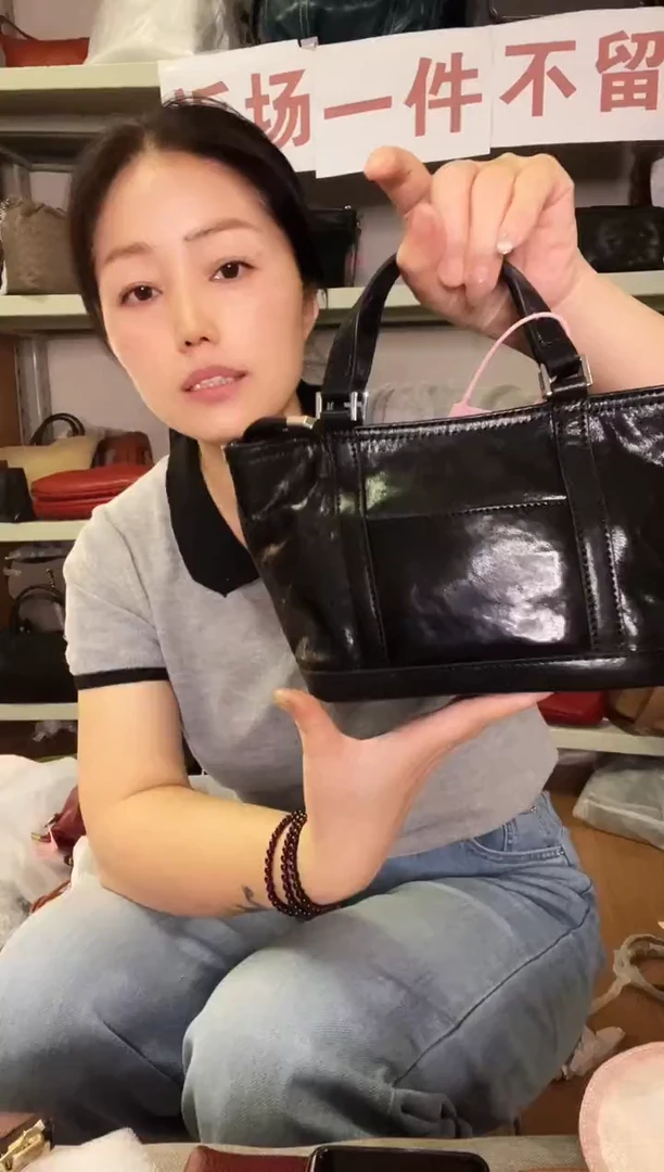 小牛皮（革） 高端订制时尚百搭女士手提 腋下斜跨包包