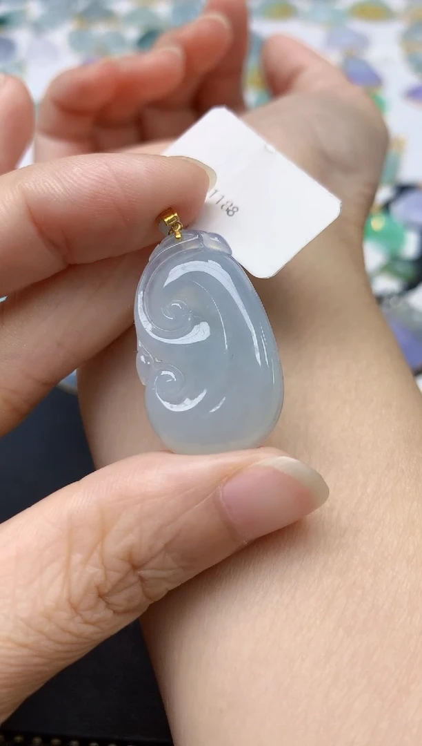 翡翠18K金镶嵌颈饰天然缅甸A货翡翠