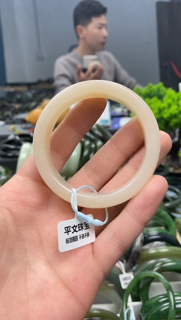 未镶嵌手镯和田玉55