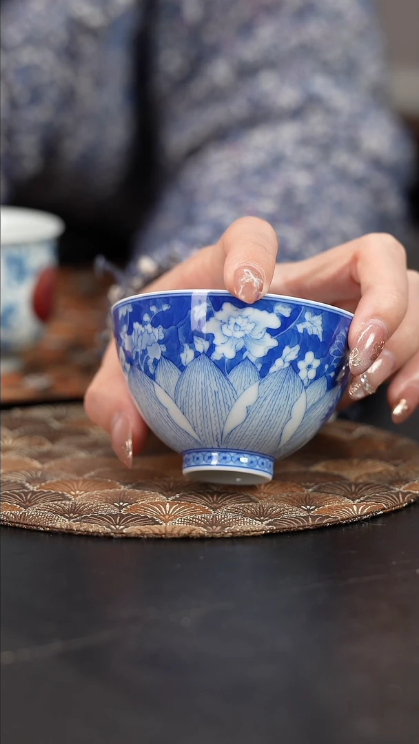 【闪购商品】杯看山柴窑青图案杯