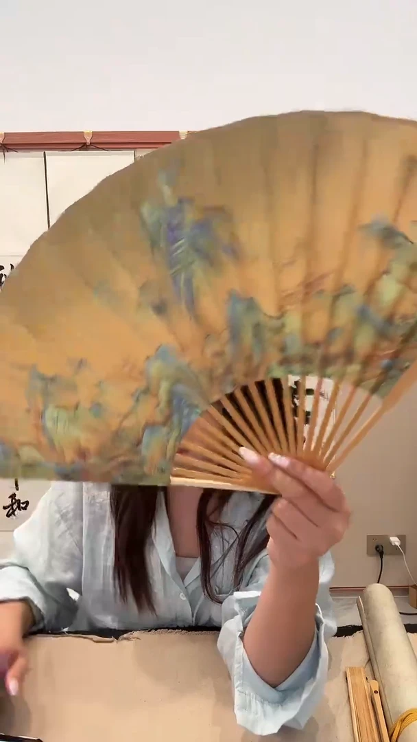 国画j9寸国画成扇一件（印刷品）不带盒