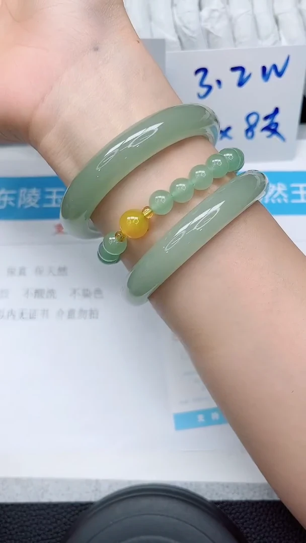 未镶嵌手镯石英质玉144-58