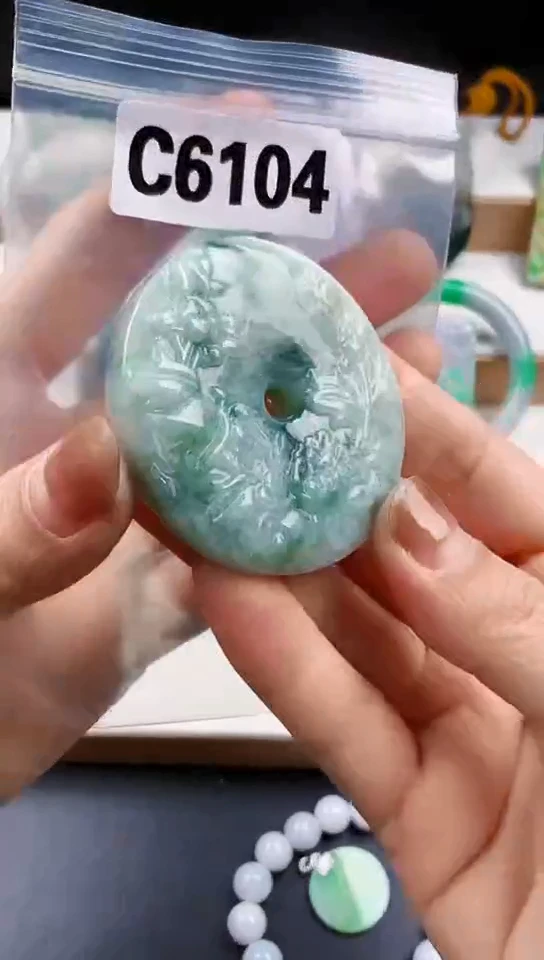 颈饰未镶嵌翡翠天然翡翠吊坠挂件