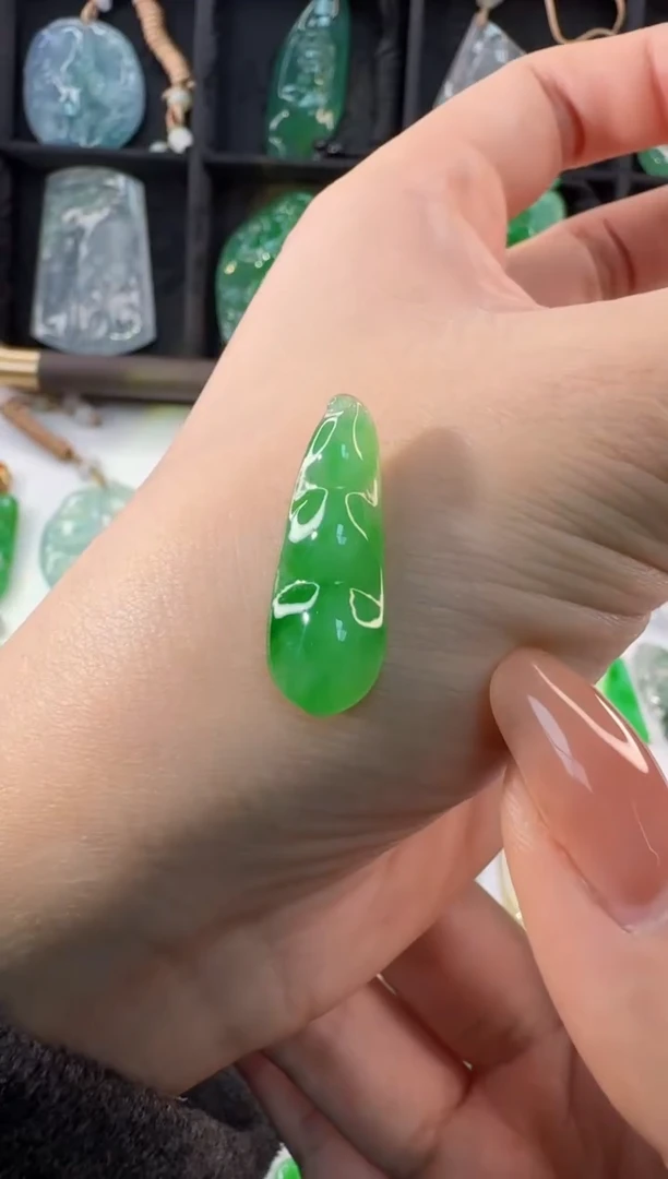 颈饰未镶嵌翡翠缅甸A货翡翠