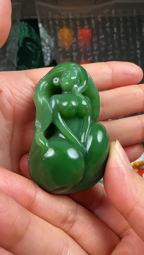 未镶嵌和田玉把件乘****哥玉美人