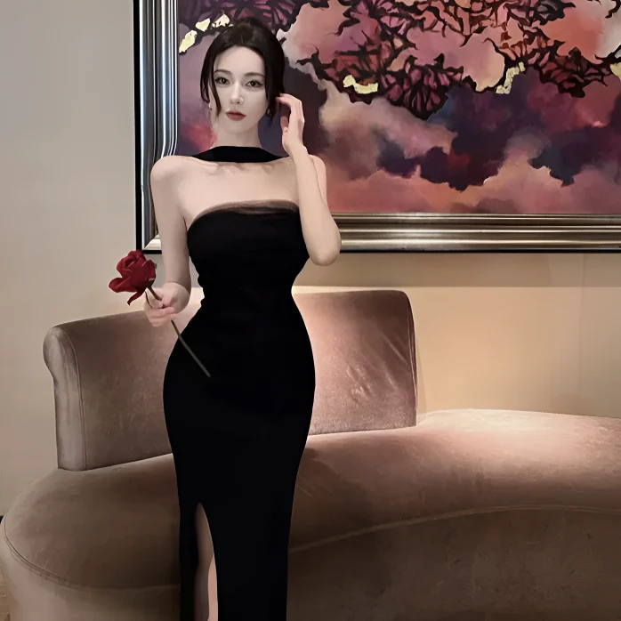 法式一字肩挂脖抹胸连衣裙女秋冬性感包臀赫本风小黑裙礼服长裙