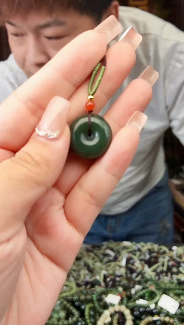 和田玉未镶嵌颈饰拍一发一