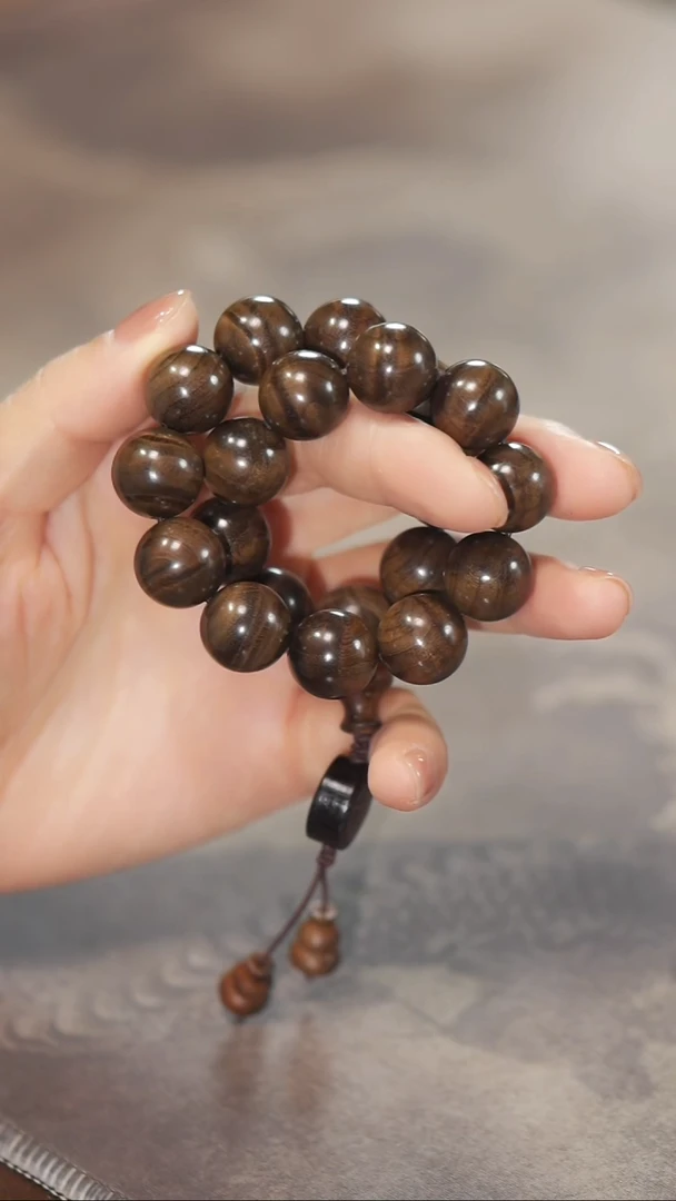 金丝楠220水波纹15mm圆珠十八手串