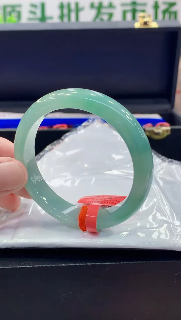 未镶嵌手镯翡翠翡翠手镯