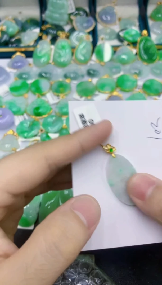 翡翠未镶嵌颈饰11111111