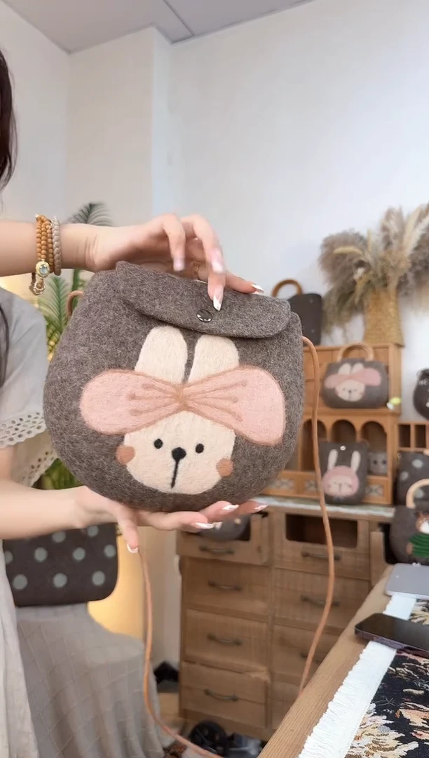 羊毛非遗纯手工 羊毛毡包包