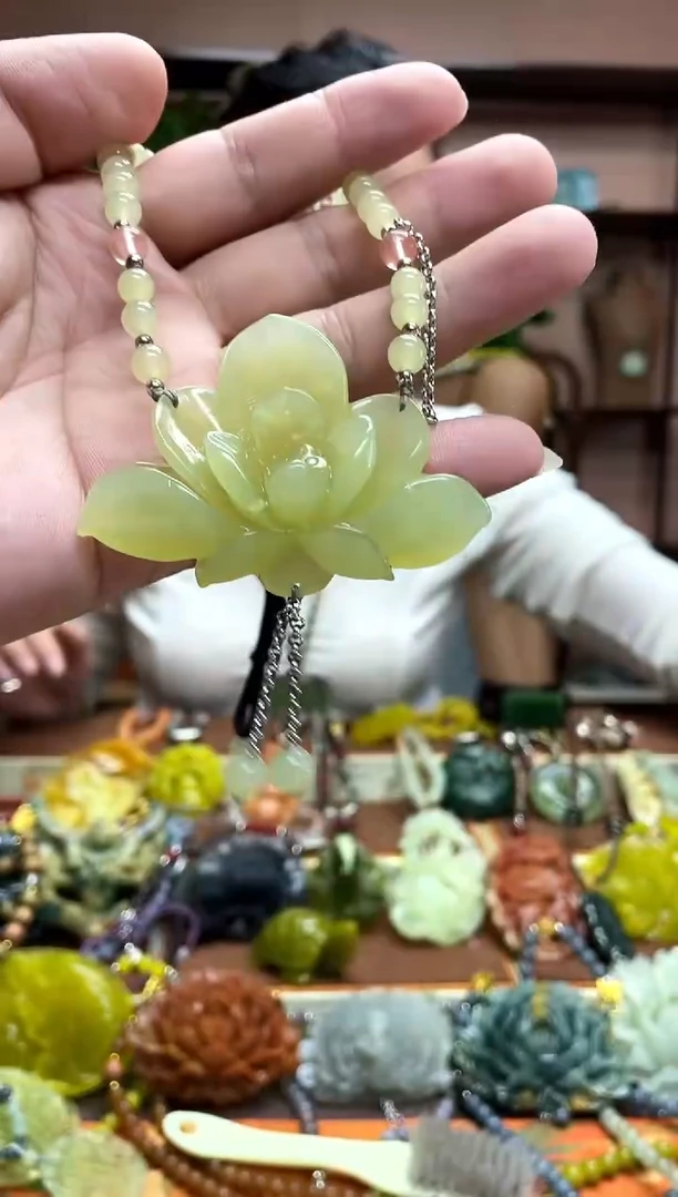 未镶嵌岫玉吊坠·