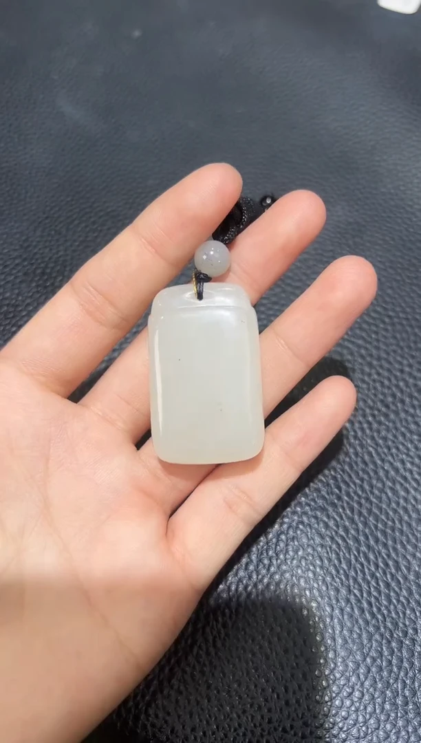 和田玉未镶嵌吊坠(赠链)新疆黑山料无事牌 百搭