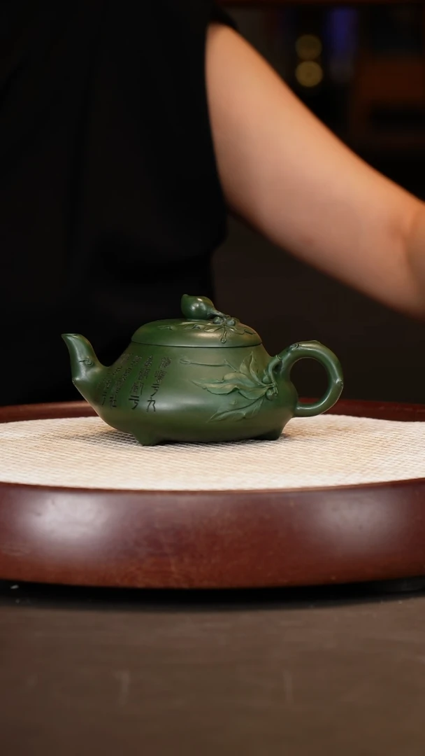 茶壶紫砂【潘春芳】绿泥寿桃汉棠壶260c