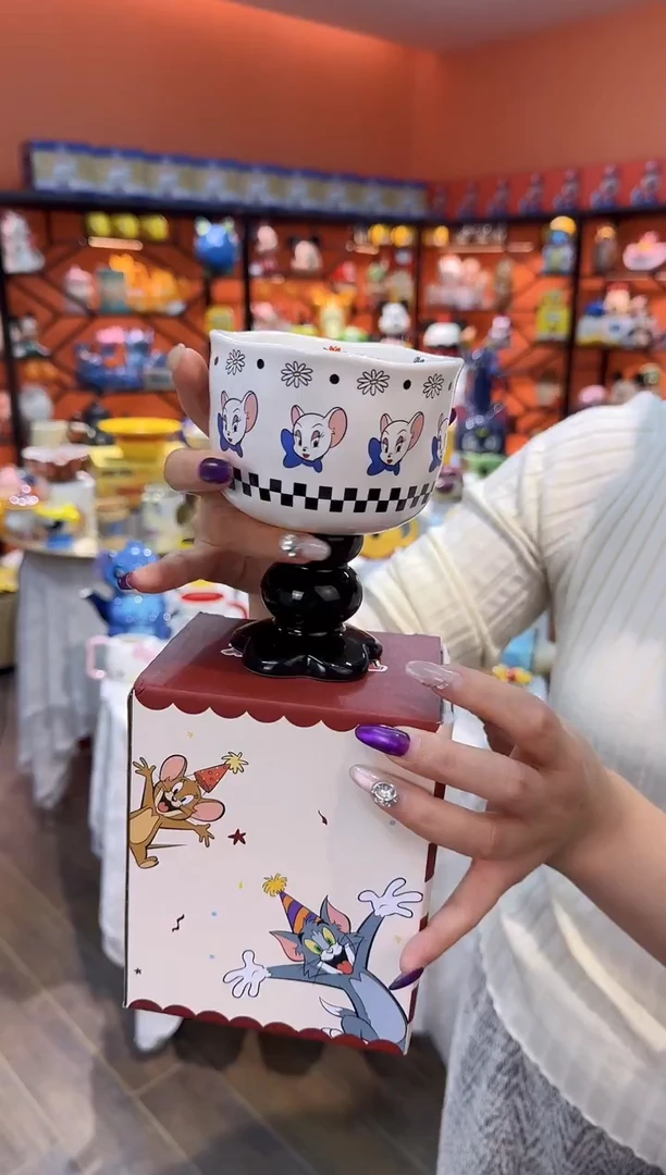 瓷片@@猫和老鼠黑色陶瓷高足杯