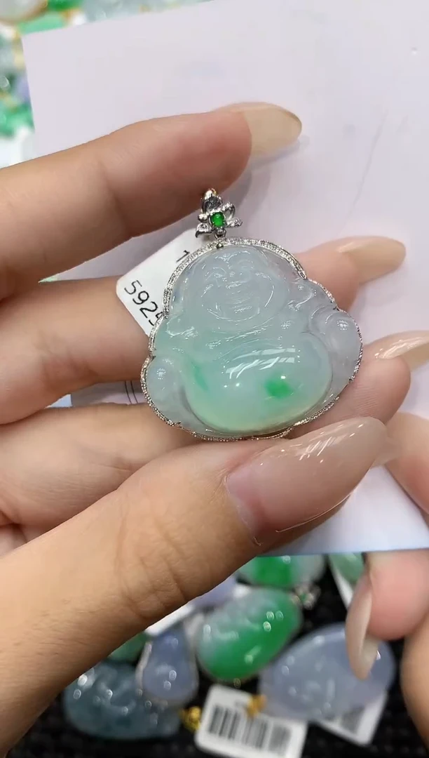 颈饰18K金镶嵌翡翠111111111111