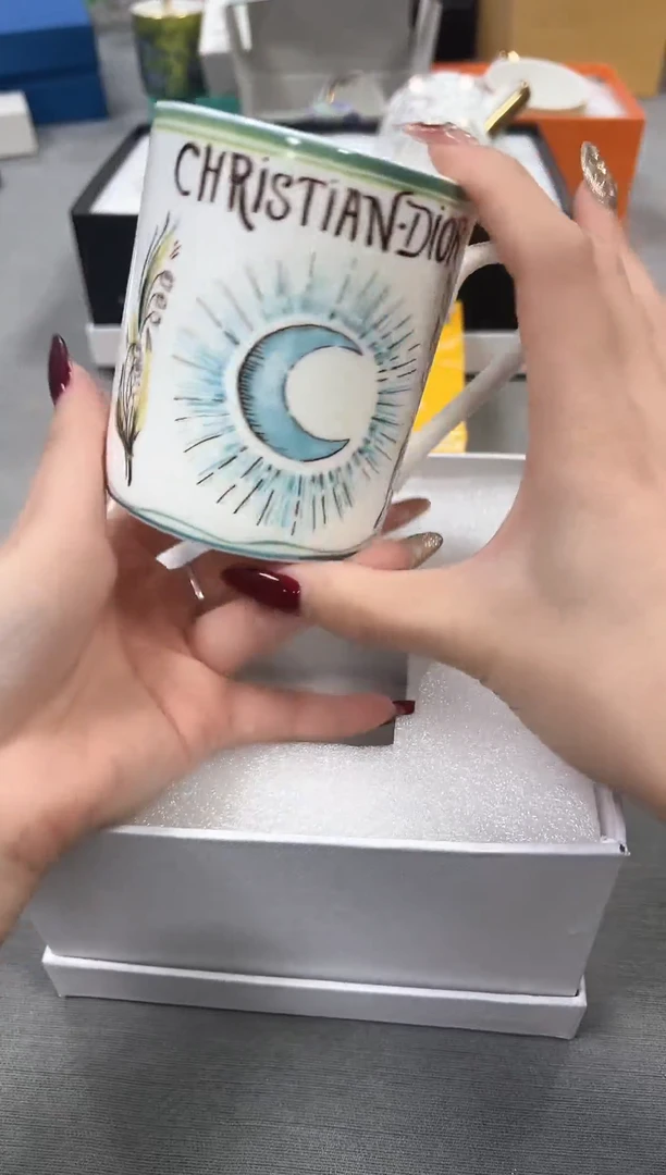 【闪购商品】瓷片新号开播不计成本欢迎点菜！