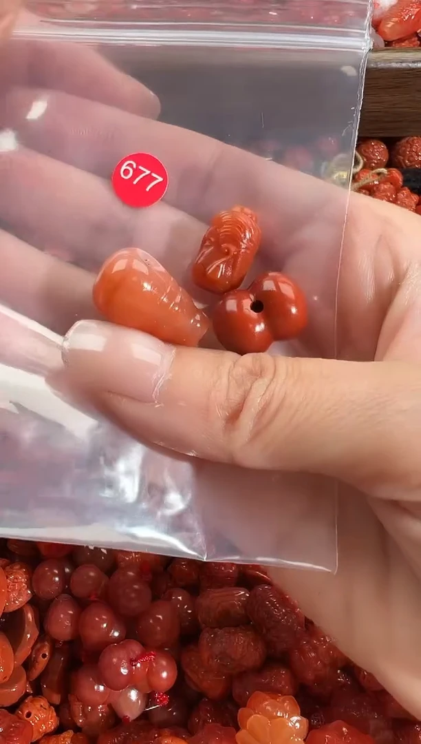 颈饰未镶嵌南红玛瑙1