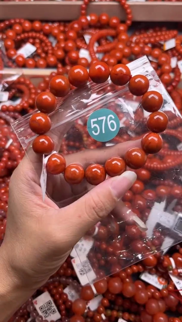 南红玛瑙未镶嵌珠宝奇石576-14