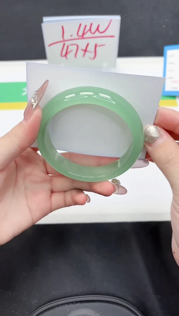 【闪购商品】石英质玉手镯未镶嵌149-61