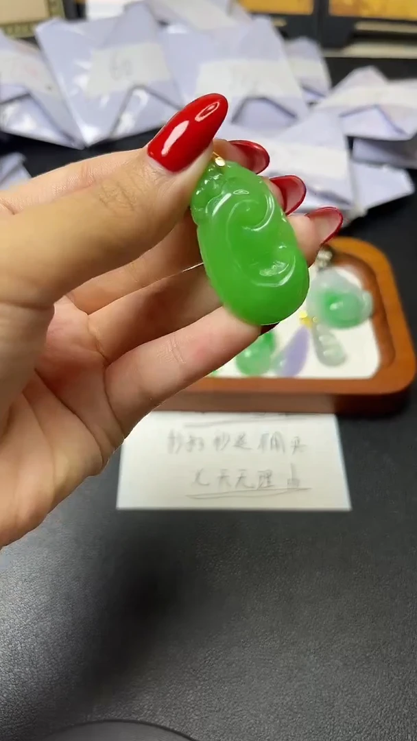 时尚女士精品吊坠