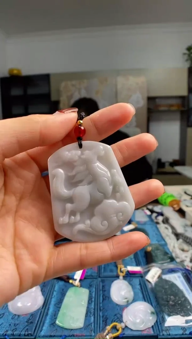 颈饰未镶嵌翡翠多样性发其一